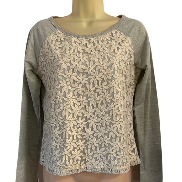 dELiA*s Gray & Ivory Knit Top with Daisy Lace Overlay Juniors Size Medium - Picture 1 of 8
